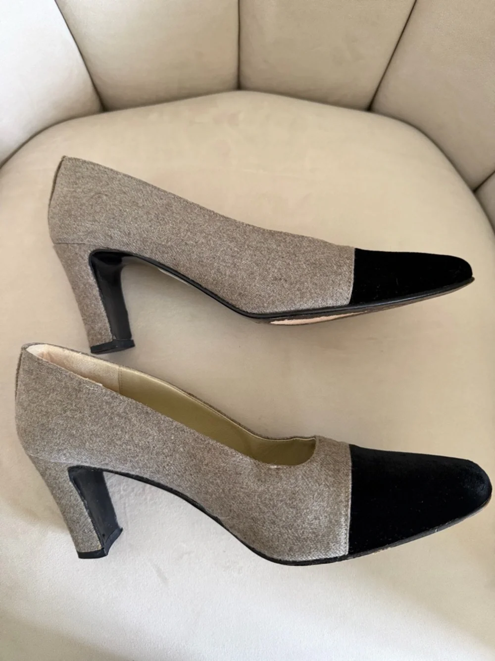 P. Verdi Vtg 90’s Bicolor Black Taupe Velvet Cap Toe Pumps Retro Heels Y2K 8.5